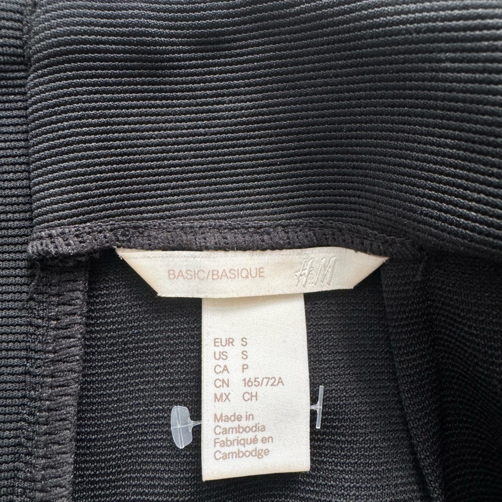 H&M Black High Waist Ribbed Pants with Zipper Detail at Ankles - Picture 3 of 6